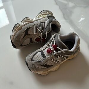 New Balance 9060 kids sz 10